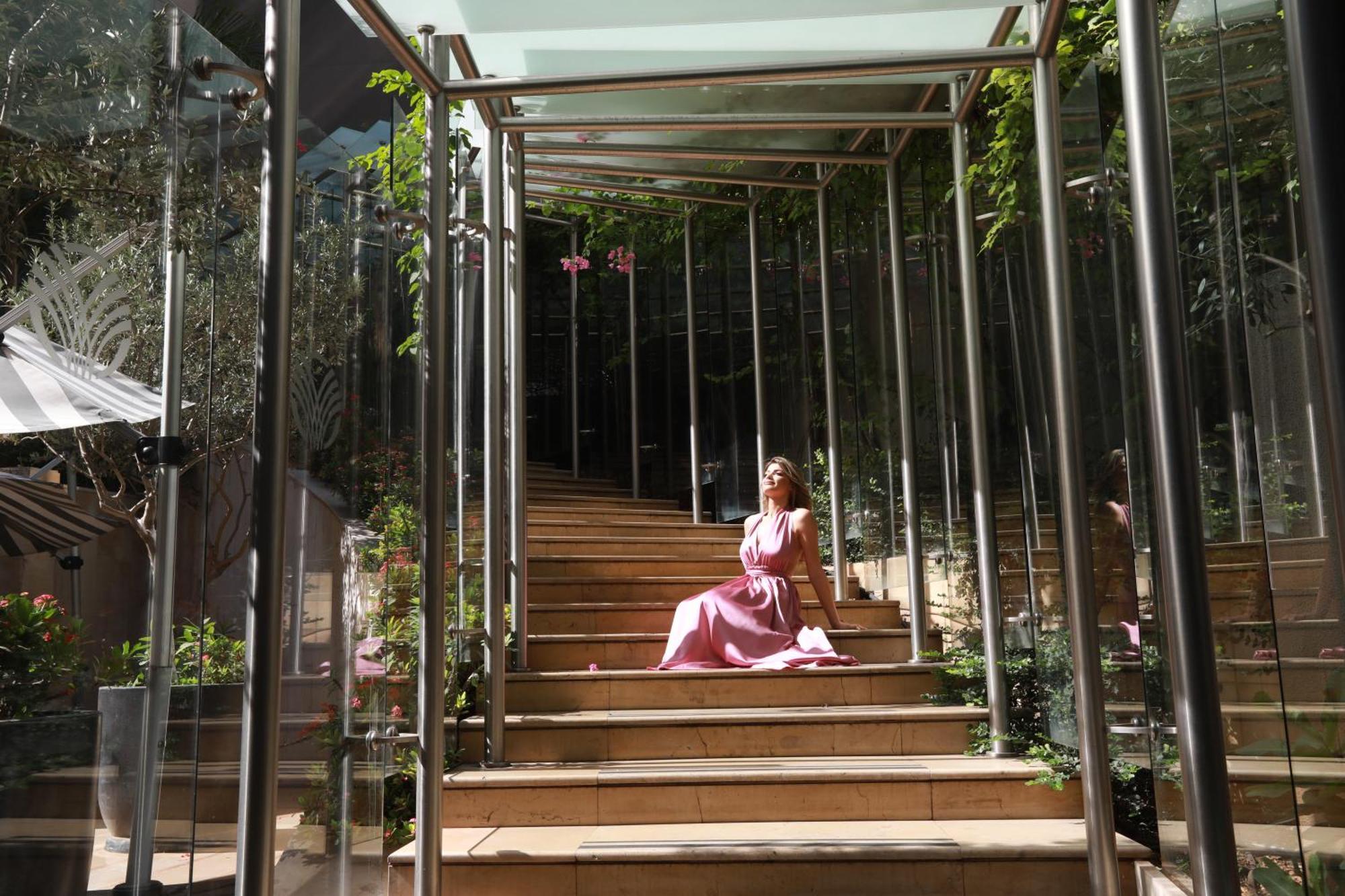 Gefinor Rotana - Beirut Hotel Bagian luar foto The staircase of the hotel
