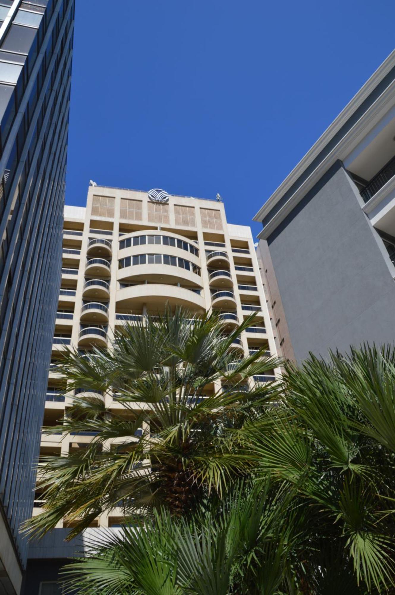 Gefinor Rotana - Beirut Hotel Bagian luar foto The building's facade