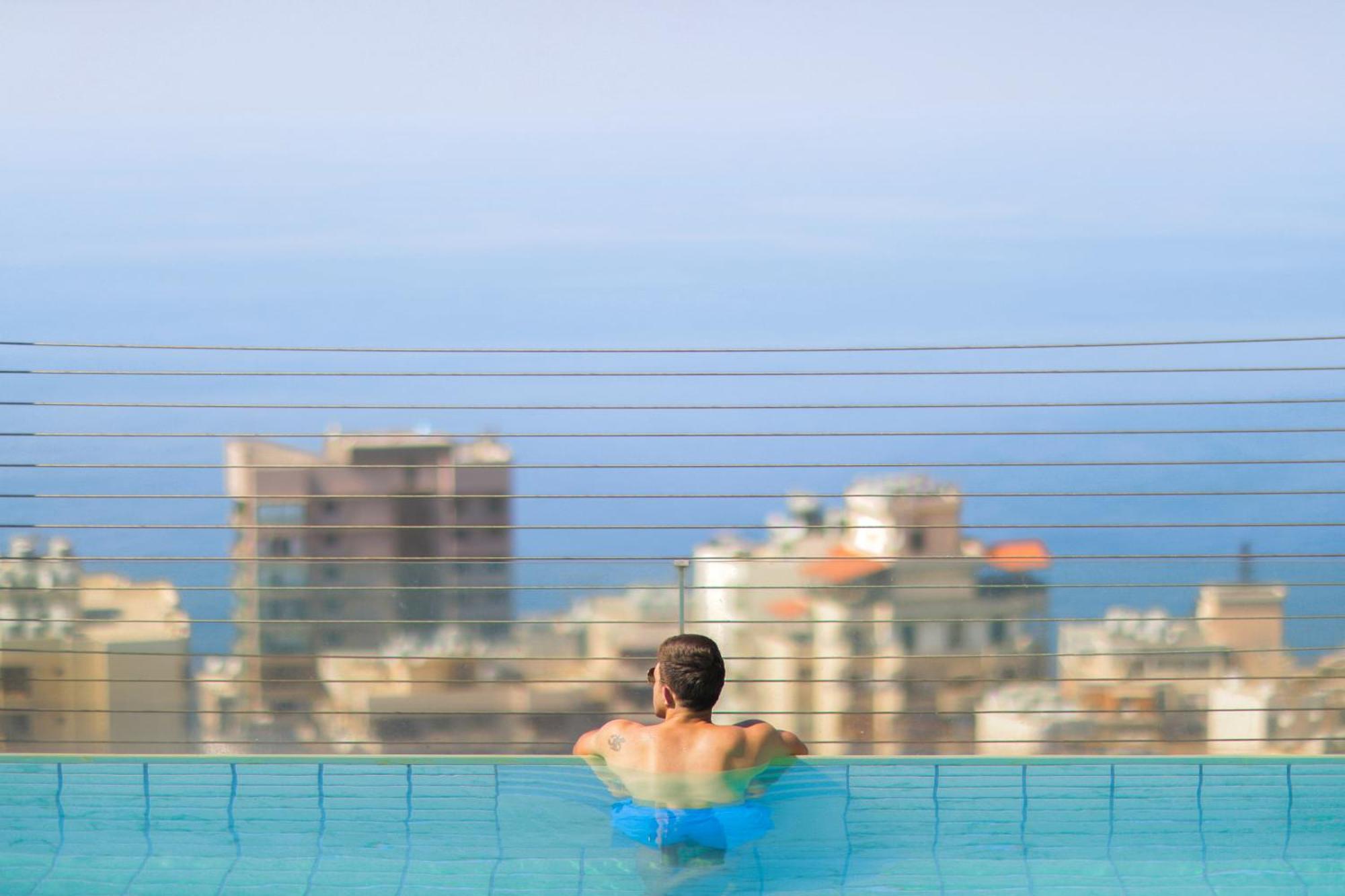 Gefinor Rotana - Beirut Hotel Bagian luar foto Swimming pool in Nicosia