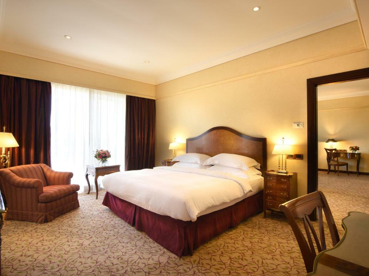 Gefinor Rotana - Beirut Hotel Bagian luar foto