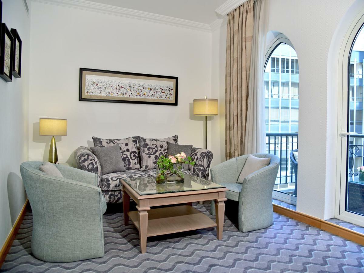 Gefinor Rotana - Beirut Hotel Bagian luar foto A suite at the hotel